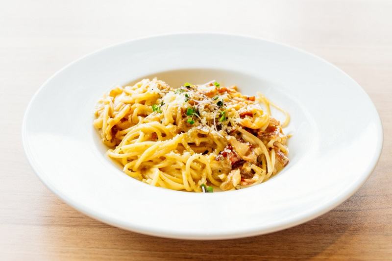 Spicy Miso Carbonara – Reteta virala 2025, rapida si delicioasa pentru familie